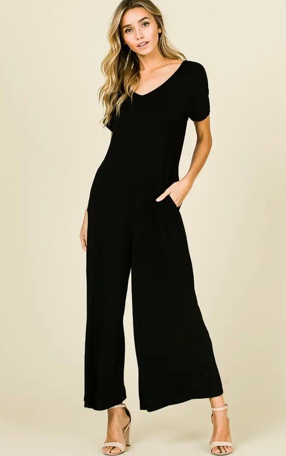 Fashion short sleeve solid black jumpsuit with pockets
