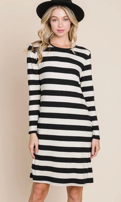 Fun Black & White Striped Midi Dress w/ Pockets